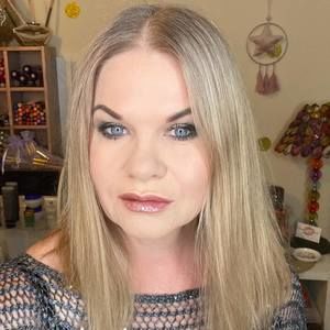 Meet your Posher, Alison